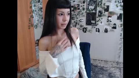 Mina online show from October 2025 10:25:01 AM