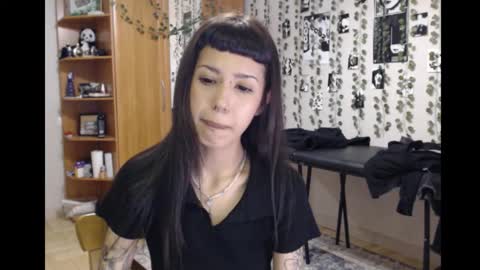 Mina online show from October 2025 10:10:02 PM