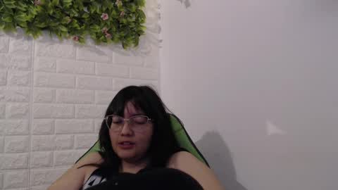 Trixie 3 online show from February 2025 02:12:02 PM