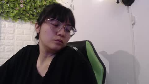 Trixie 3 online show from February 2025 07:52:02 PM