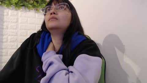 Trixie 3 online show from February 2025 01:55:02 PM