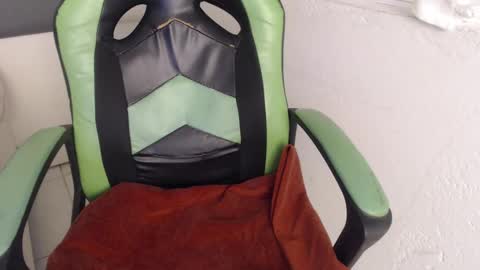 Trixie 3 online show from September 2025 03:44:02 PM