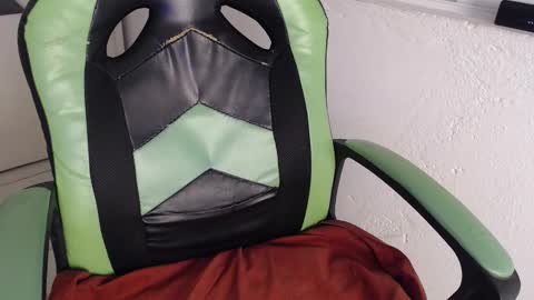 Trixie 3 online show from November 2025 03:02:01 PM