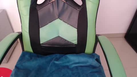 Trixie 3 online show from February 2026 09:41:01 PM