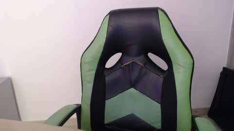 Trixie 3 online show from February 2026 03:08:02 PM