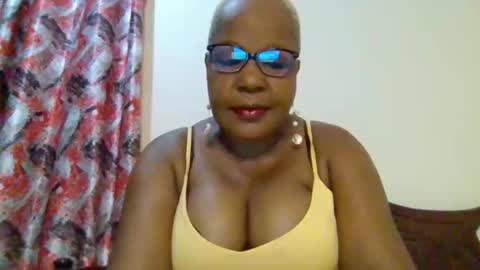 Snapshot of weaverbird25 chatting on January 2026 08:21:01 PM weaverbird25 online show from January 2026 08:21:01 PM