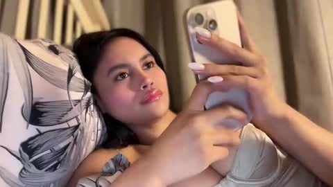 Snapshot of webcammaggie chatting on December 2025 03:29:01 PM Maggie online show from December 2025 03:29:01 PM