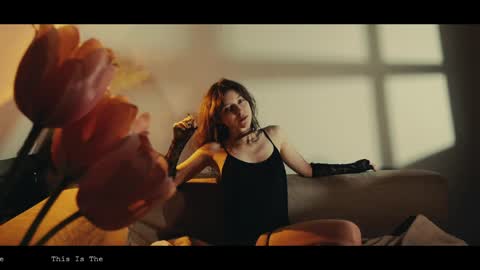 Snapshot of webcora chatting on April 2026 04:40:02 PM Coraline online show from April 2026 04:40:02 PM