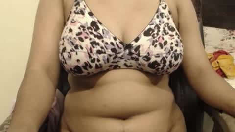 Snapshot of webshowxxx chatting on December 2025 07:09:01 PM mina online show from December 2025 07:09:01 PM