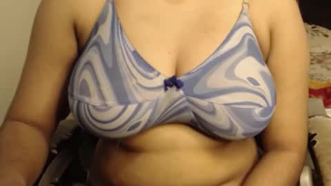 Snapshot of webshowxxx chatting on December 2025 09:23:02 PM mina online show from December 2025 09:23:02 PM