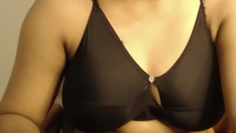 mina online show from April 2026 10:41:02 PM