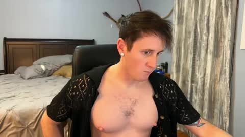 Snapshot of webslingxxxx chatting on January 2025 01:05:02 AM webslingxxxx online show from January 2025 01:05:02 AM