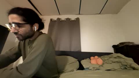 ShootingWebs online show from December 2025 05:59:01 AM