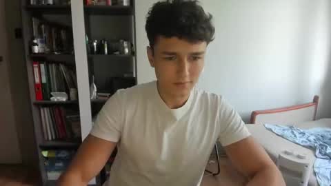 wee_willy_winky online show from May 2026 02:36:01 PM