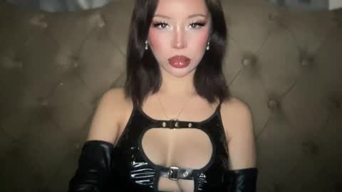 Snapshot of weebu010 chatting on October 2025 12:36:02 AM Marie Pelie online show from October 2025 12:36:02 AM