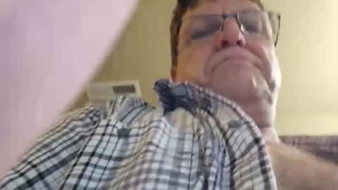 Snapshot of welderod chatting on October 2025 08:20:01 PM welderod online show from October 2025 08:20:01 PM