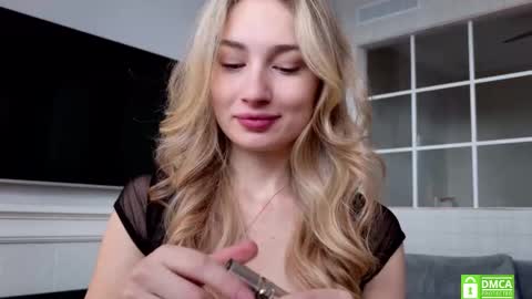 CAREN online show from November 2025 07:42:02 AM