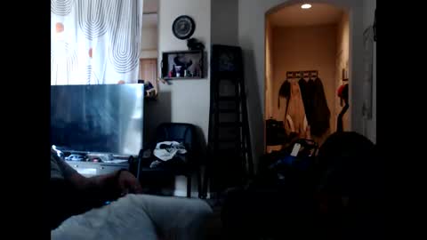 Snapshot of weluvwoman84 chatting on December 2024 08:36:02 PM RiZZA and MiKE online show from December 2024 08:36:02 PM