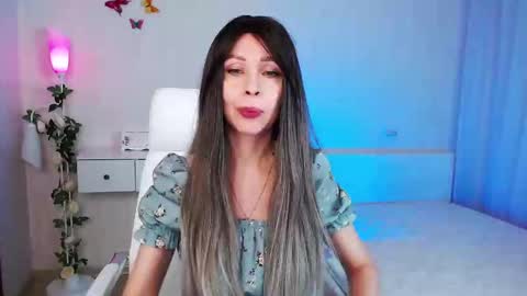 Wendi Foster online show from January 2025 10:01:01 PM