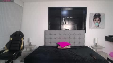 wendy_1_ online show from May 2026 08:25:01 PM