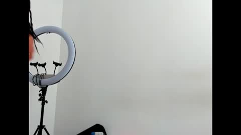 Wendy Gonzalez  online show from November 2025 01:11:02 PM