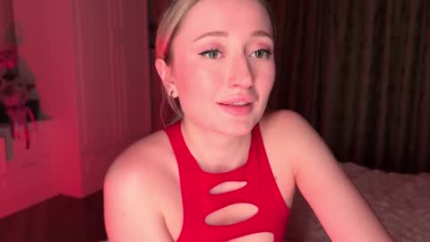 Snapshot of wendy_amber chatting on January 2025 05:39:01 PM Daisy online show from January 2025 05:39:01 PM