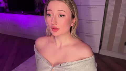 Snapshot of wendy_amber chatting on February 2025 05:14:01 PM Daisy online show from February 2025 05:14:01 PM