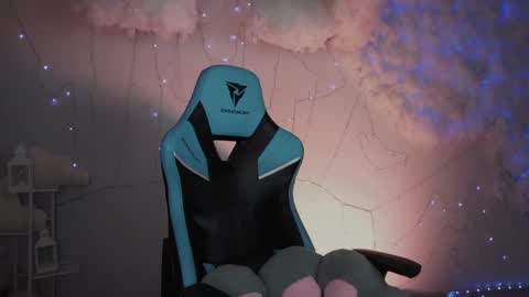 little girl who is always rightLisa online show from March 2025 01:45:02 AM