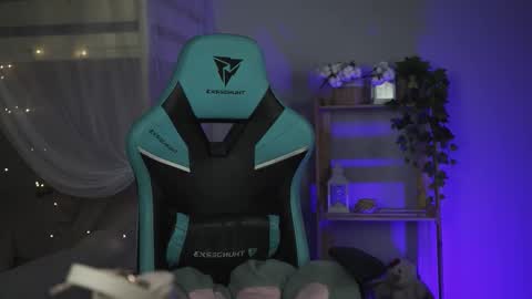 little girl who is always rightLisa online show from September 2025 02:04:01 AM