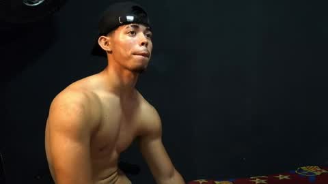 wesley_77 online show from April 2026 10:34:02 PM