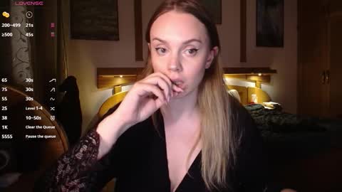 Lana online show from December 2025 09:09:02 PM