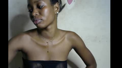 Bella online show from November 2025 08:52:02 PM
