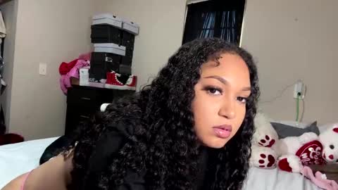 Snapshot of wetcreamerr chatting on December 2024 09:17:02 PM SheSquirts online show from December 2024 09:17:02 PM