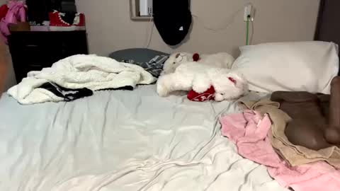 Snapshot of wetcreamerr chatting on January 2025 12:33:02 PM SheSquirts online show from January 2025 12:33:02 PM