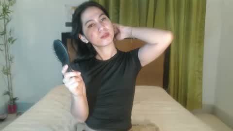 Snapshot of wetcumnaughty69_rihanna chatting on October 2025 10:10:01 PM Rihanna online show from October 2025 10:10:01 PM