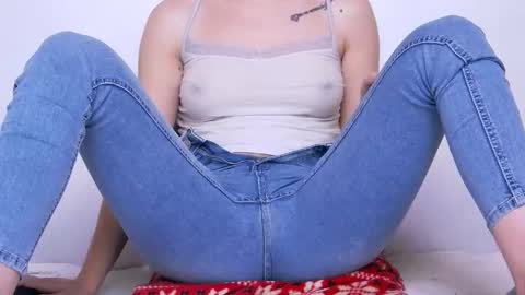 Beatrice Moan from LovenseWet from Tip MenuOpen for Private online show from November 2025 11:39:02 PM