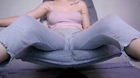 Snapshot of wetdream221 chatting on June 2026 10:11:01 PM Beatrice Moan from LovenseWet from Tip MenuOpen for Private online show from June 2026 10:11:01 PM