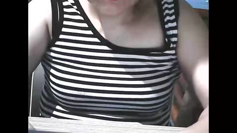 Snapshot of wethornypussy4u chatting on November 2025 07:08:01 AM wethornypussy4u online show from November 2025 07:08:01 AM