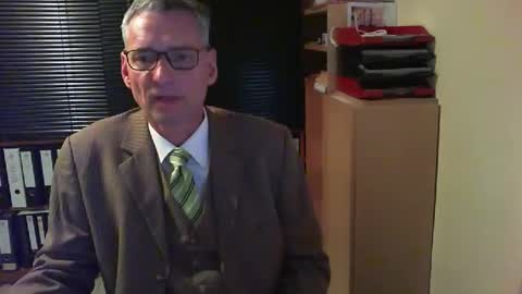 Snapshot of wetsuitedman chatting on May 2026 05:17:02 PM Franz online show from May 2026 05:17:02 PM