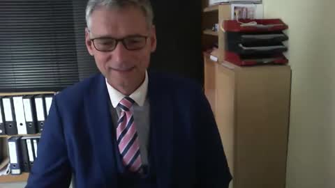 Snapshot of wetsuitedman chatting on May 2026 08:29:01 AM Franz online show from May 2026 08:29:01 AM