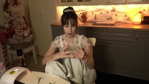 Victoria Maria online show from December 2024 08:56:01 PM