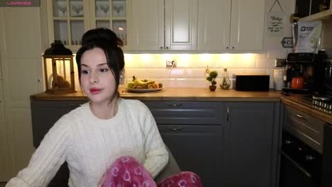 Victoria Maria online show from January 2025 07:11:01 AM