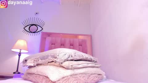 Sara  online show from November 2025 12:49:02 PM