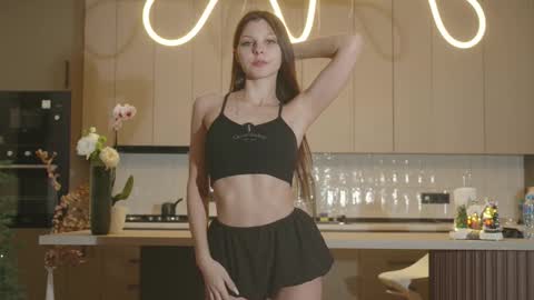 Naomi online show from November 2025 02:25:02 AM