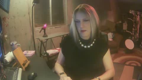 Whisper online show from December 2024 03:10:02 AM