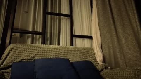 whispero_o online show from October 2025 07:36:02 PM