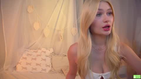 Chloe    NEXT STREAM - 1 december online show from February 2025 02:43:02 PM