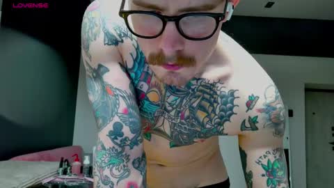 Max online show from November 2025 01:37:02 PM