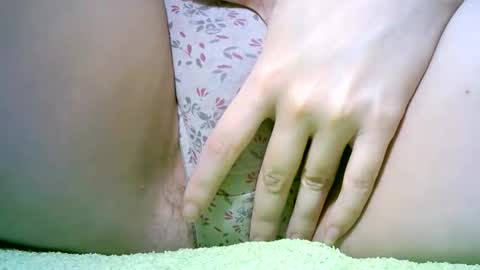 Snapshot of whiteapsara chatting on November 2025 04:50:01 PM Love online show from November 2025 04:50:01 PM