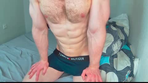 whitebars22 online show from May 2026 06:33:01 AM